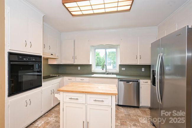 Kitchen | Image 13