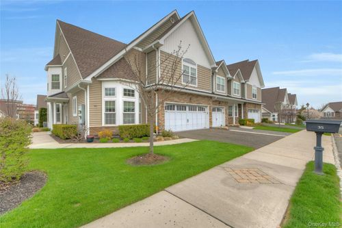 35 Wolfe Circle, Clarkstown, NY, 10994 | Card Image