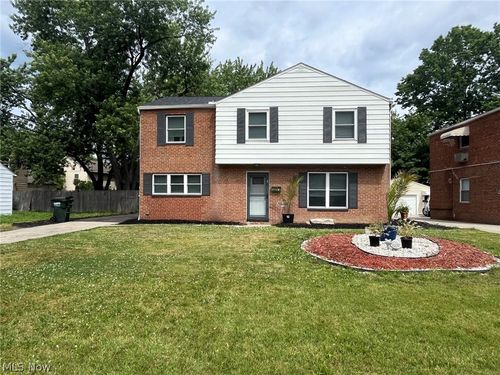 28061 Tremaine Dr, Euclid, OH, 44132-3533 | Card Image