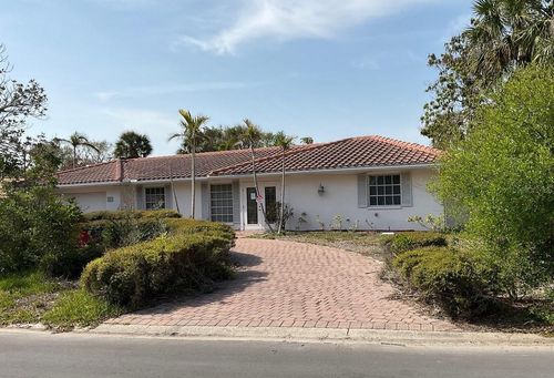 568 Venice Ln, Sarasota, FL, 34242-1256 | Card Image