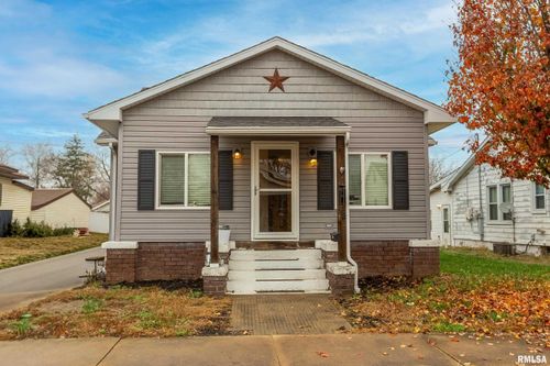 2018 Clarke St, Murphysboro, IL, 62966-1736 | Card Image