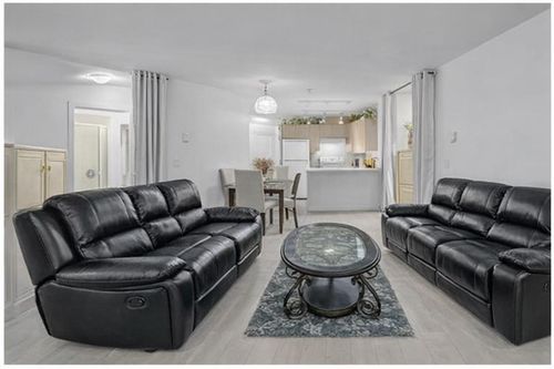 301-12083 92a Ave, Surrey, BC, V3V8C8 | Card Image