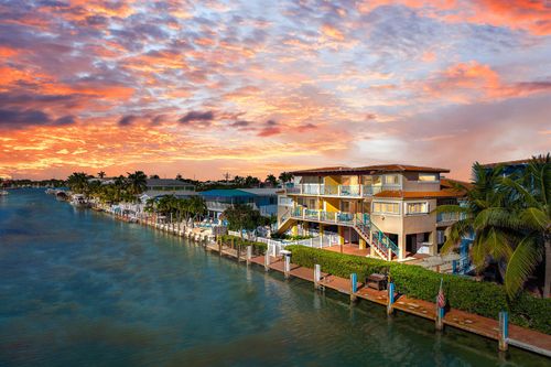 541 8th St, Key Colony Beach, FL, 33051 | Card Image