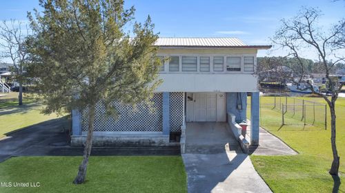 10210 Bayou View Dr E, Bay Saint Louis, MS, 39520-7500 | Card Image