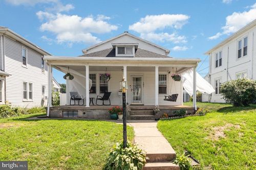 161 N 3rd St, MOUNT WOLF, PA, 17347-6705 | Card Image