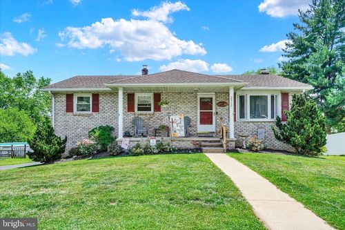 2512 Danielle Dr, DOVER, PA, 17315-4622 | Card Image