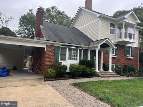 7703 Newcastle Dr, ANNANDALE, VA, 22003-5425 | Card Image
