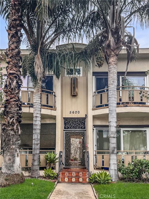 apt-9-5620 Woodman Ave, Valley Glen, CA, 91401-4705 | Card Image