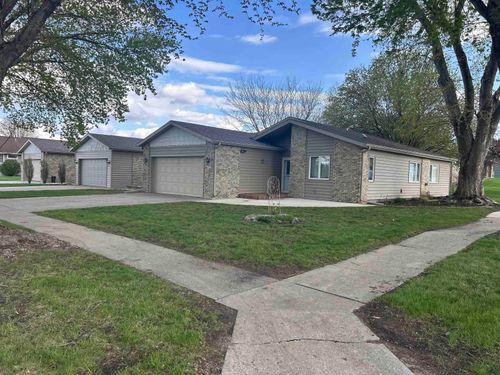 2210 E 6th St, Sheldon, IA, 51201-1752 | Card Image