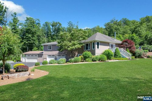 1034 Green Pond Rd, Newfoundland, NJ, 07435-1209 | Card Image