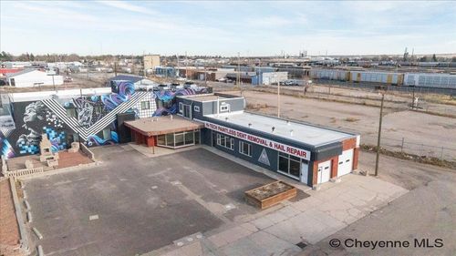 601 E Lincolnway, CHEYENNE, WY, 82001-4701 | Card Image