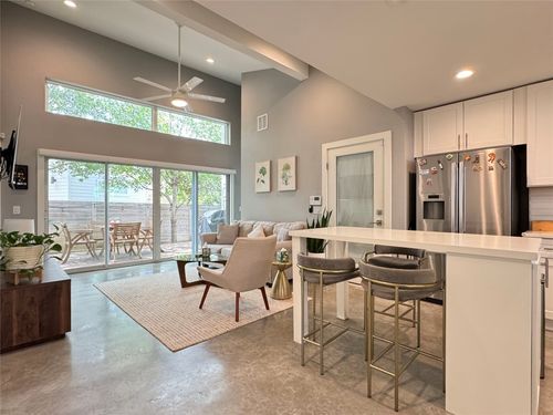 2-1153 Webberville Rd, Austin, TX, 78721-1434 | Card Image