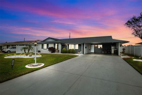 1205 Hacienda Dr, SUN CITY CENTER, FL, 33573-5525 | Card Image
