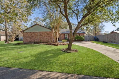 9806 Cassowary Dr, Conroe, TX, 77385-3704 | Card Image