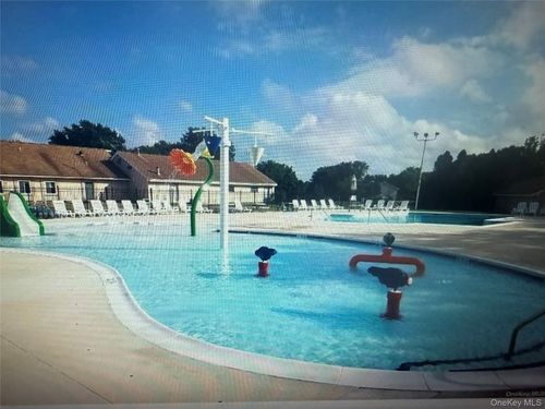 5 Laramie Ct, Coram, NY, 11727-1514 | Card Image