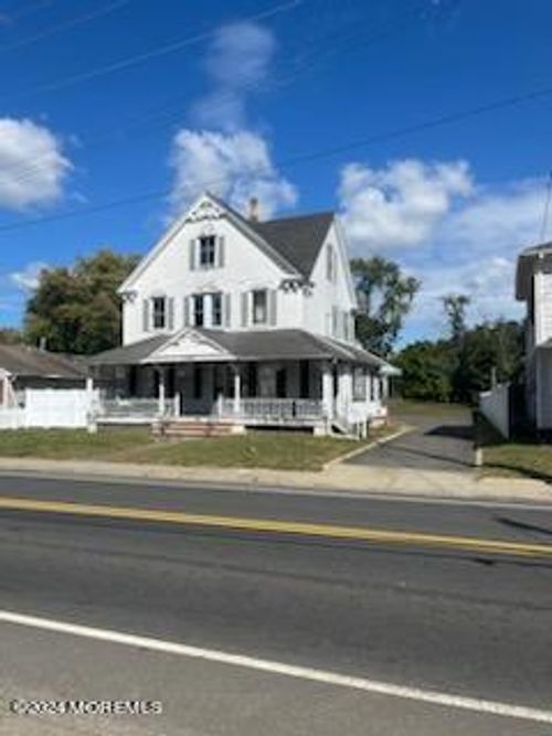 10 Water St, Englishtown, NJ, 07726-1613 | Card Image