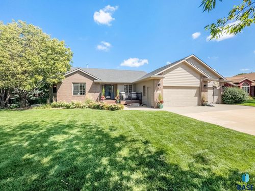 6312 S Audie Dr, Sioux Falls, SD, 57108-2508 | Card Image
