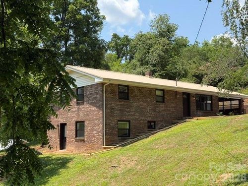 170 Clifton Ave, Bryson City, NC, 28713-6699 | Card Image