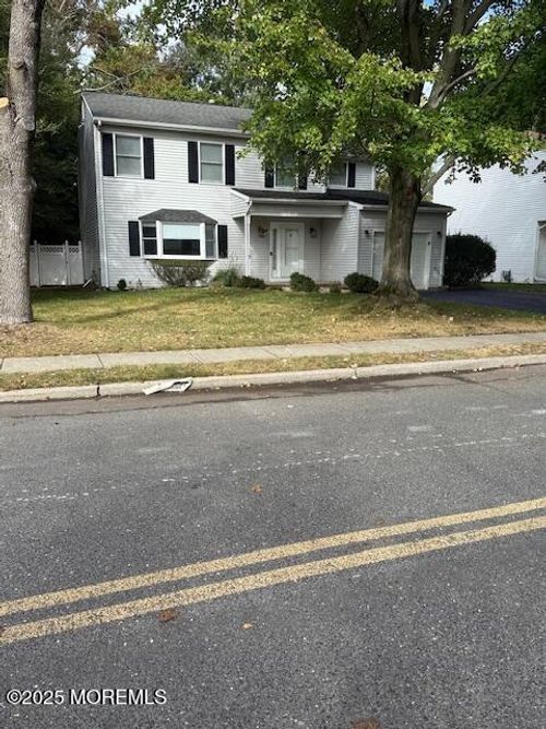 11 Applebey St, Eatontown, NJ, 07724-1707 | Card Image