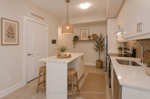 716-3220 William Coltson Ave, Oakville, ON, L6H7X9 | Card Image