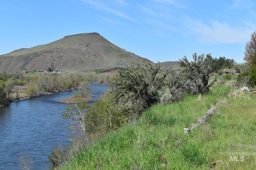 9845 N Highway 52, Horseshoe Bend, ID, 83629-5001 | Card Image