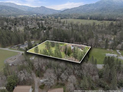 315 Queens Branch Rd, Rogue River, OR, 97537-6644 | Card Image