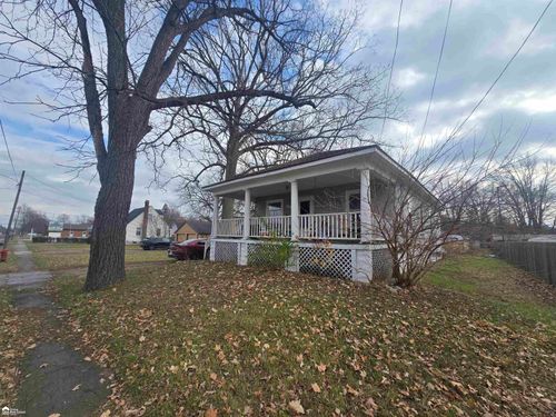 258 E State St, Montrose, MI, 48457-9004 | Card Image
