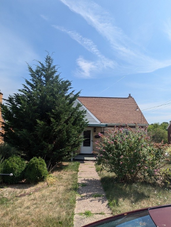 Carmella Dr, White Oak, PA 15131