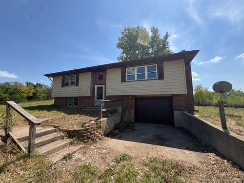 1310 Private Road 1337, MOBERLY, MO, 65270-5052 | Card Image