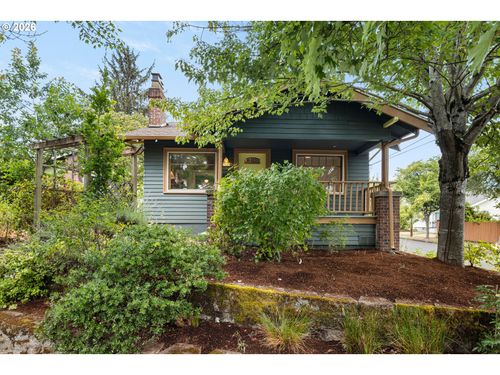 7549 N Albina Ave, Portland, OR, 97217 | Card Image