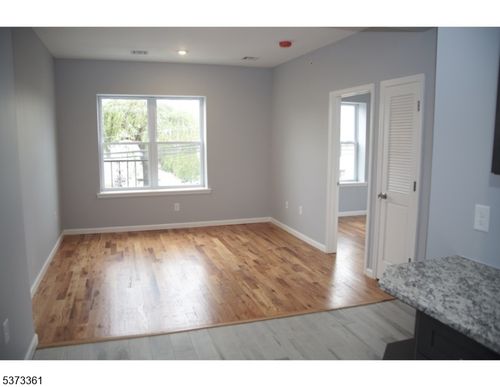 201 Marshall St, Elizabethport, NJ, 07206-1658 | Card Image