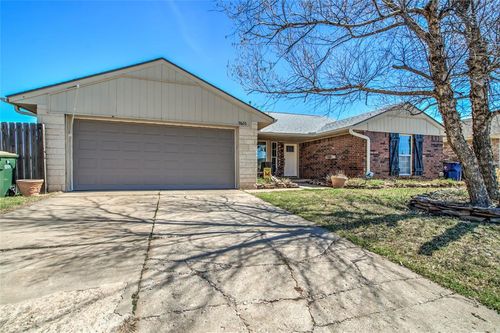 9620 Nichols Road, The Village, OK, 73120 | Card Image