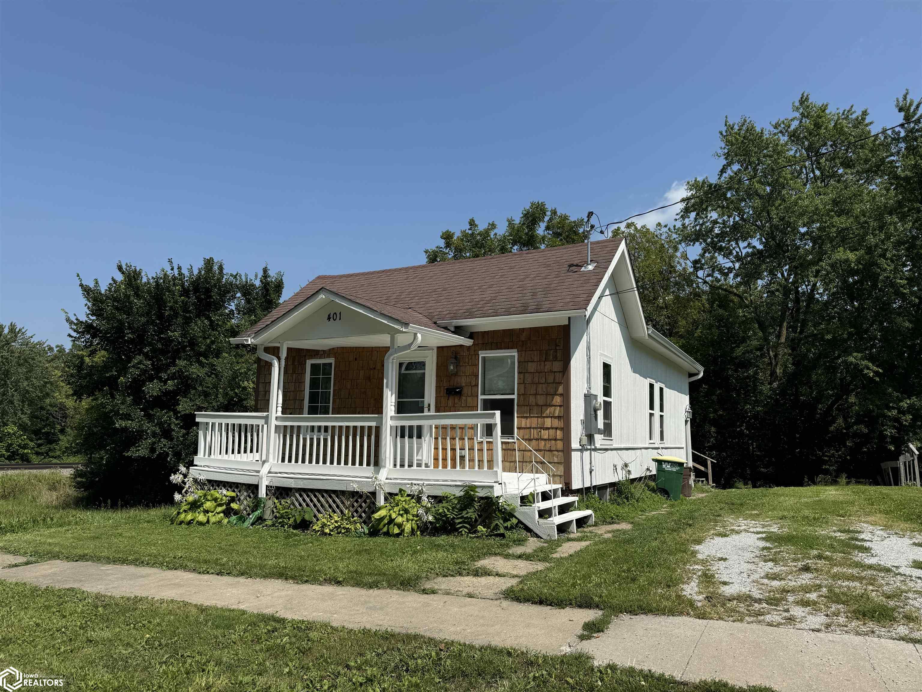 D St, Fairfield, IA 52556