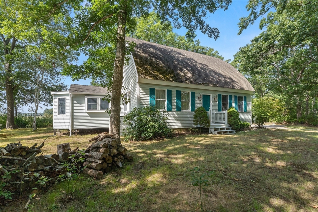 Dock Ln, Salisbury, MA 01952