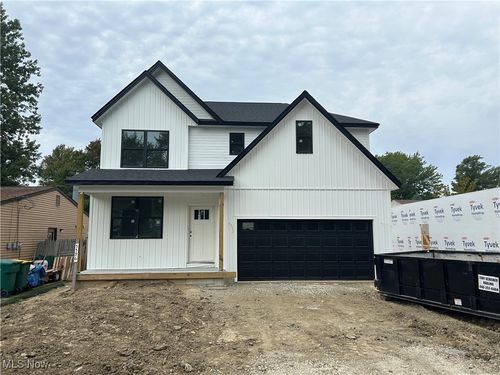 5596 Grove Ave, Mentor On The Lake, OH, 44060-2014 | Card Image