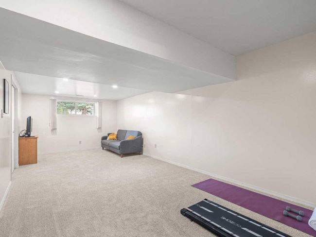683 Strathcona Dr Sw, House other with 4 bedrooms, 3 bathrooms and 4 parking in Calgary AB | Image 27