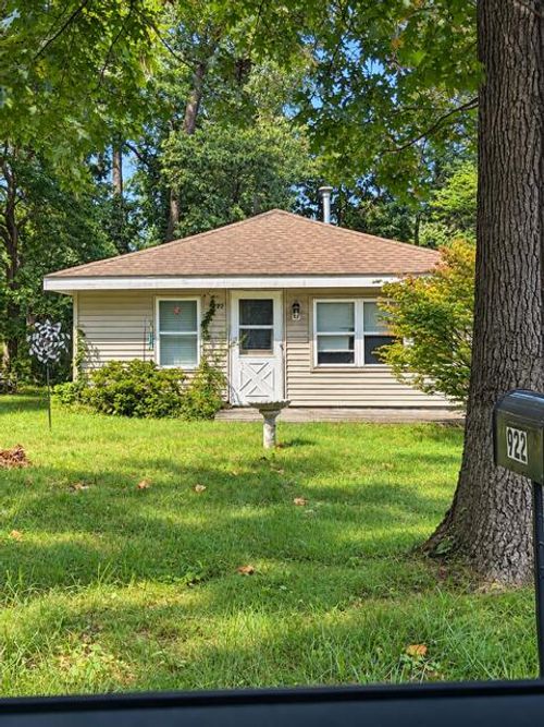 922 Fern St, Michigan City, IN, 46360-2223 | Card Image
