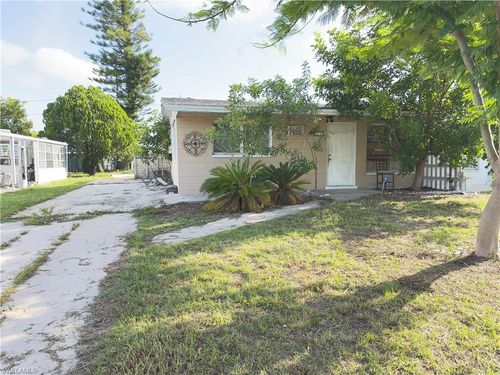 1119 Vineyard Pl, Lehigh Acres, FL, 33936 | Card Image