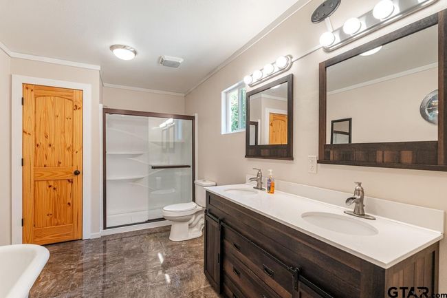 15200 Us Highway 175 W, House other with 3 bedrooms, 2 bathrooms and null parking in Eustace TX | Image 15