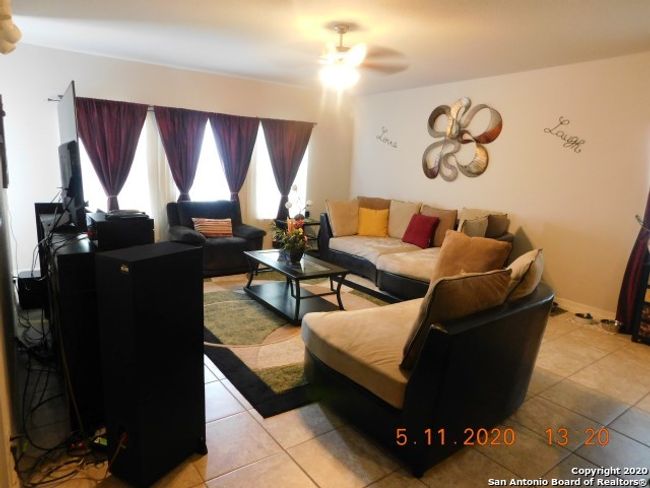 717 Morgan Run, House other with 4 bedrooms, 2 bathrooms and null parking in Cibolo TX | Image 9