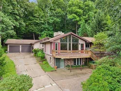 153 Cheyenne Trl, Malvern, OH, 44644-9525 | Card Image