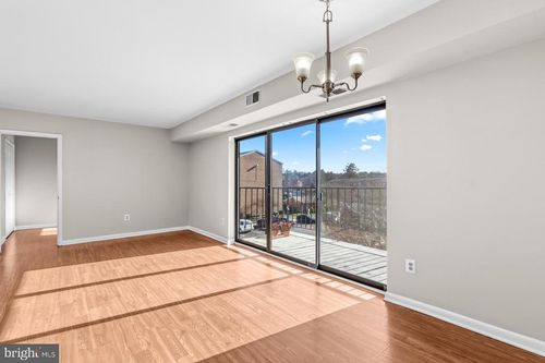 16201-7616 Savannah St, FALLS CHURCH, VA, 22043-3601 | Card Image