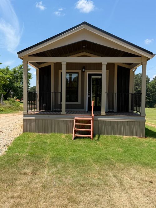 405 E Front St, Arp, TX, 75750-9541 | Card Image