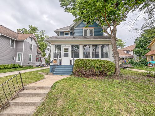 818 Pleasant St, Waukesha, WI, 53186-5021 | Card Image
