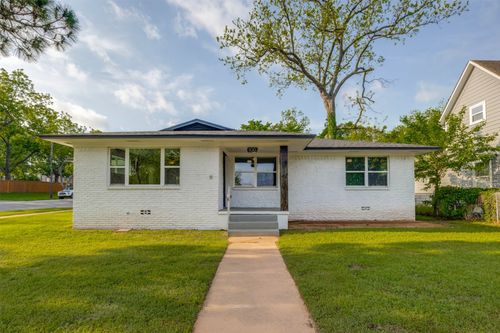 100 W Hull St, Denison, TX, 75021-4928 | Card Image