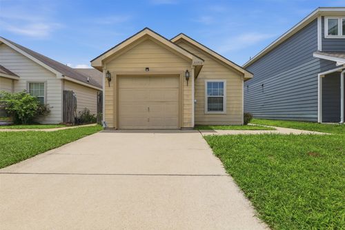 10716 Wild Oak Dr, Fort Worth, TX, 76140-5438 | Card Image