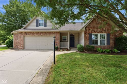 8123 Little Circle Rd, Noblesville, IN, 46060-1073 | Card Image