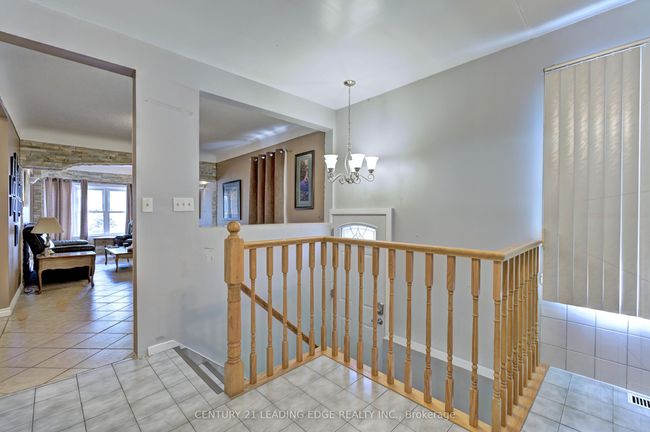 793 Tate Ave, House other with 2 bedrooms, 2 bathrooms and 6 parking in Hamilton ON | Image 17
