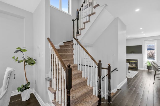 31 Sedgeway Hts, House attached with 3 bedrooms, 4 bathrooms and 3 parking in Vaughan ON | Image 18