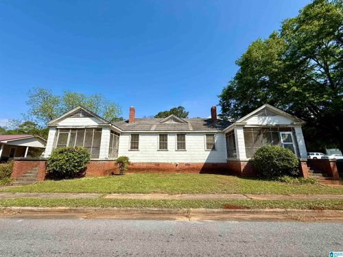 301 W Parkway, TALLADEGA, AL, 35160-3281 | Card Image
